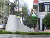 А это памятник самому Гойе. Кроме этого памятника у одноименного метро в Мадриде есть еще как минимум два - первый,самый знаменитый, у входа в музей Прадо ...