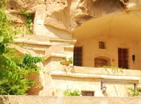 4ODA Cave House