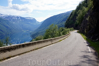 520-я дорога.
Эту дорогу называют также  Roldalsvegen/Roldal road.
С 2011 года вместе с 13-й дорогой 520-я входит в Национальный туристический маршрут ...
