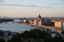 Вид с крепостного холма на Дунай.