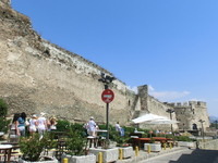 Крепостные стены города это одна из самых впечатляющих достопримечательностей Салоников. Построенные Феодосием Великим (4 в н.э), неоднократно восстановленные после многочисленных набегов, они сохрани