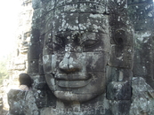 Храм Четырёхликого Будды, символизирующий 54 провинции тогдашней кхмерской империи, и власть короля