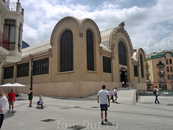 Центральный рынок был построен в 1915 году  местным архитектором Josep Maria Pujol de Barberá.