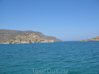 По пути на Спиналонгу открываются очень симпатичные виды. По пути на Спиналонгу открываются очень симпатичные виды.