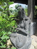 статуя перед храмом