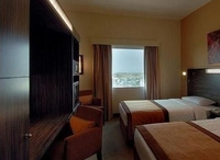 Фото отеля Holiday Inn Express Internet City Фото отеля Holiday Inn Express Internet City