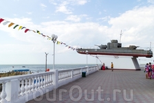 Памятник морякам Азовской флотилии – бронекатер 124