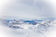 Вид с верхней точки курорта, границы Италии и Швейцарии.