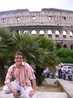 На фоне Колизея