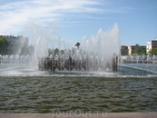 Самый большой фонтан в Самаре - на площади Героев 21 Армии. Только не спрашивайте самарцев, где это площадь находится - данной имя недавно было присвоено ...