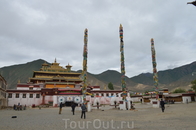 В Самье произошли исторические дебаты, в результате которых было решено, что традиция Махаяны станет главенствующим направлением буддизма в Тибете. Уникальность ...