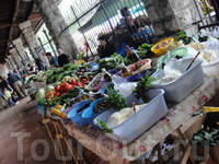 Простые вкусные продукты на сельхоз.рынке.
Мне кажется это такое удовольствие выбирать себе пропитание!