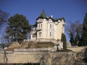 Замок балерины Кшесиньской (а ныне олигарха Брынцалова)