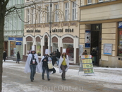 6 января - Праздник трех королей в Чехии. Еще дня 3 на улицах попадались дети и подростки, собирающие деньги вроде бы для нуждающихся детей и сирот