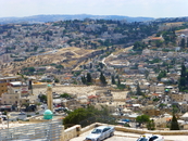 Вдалеке - новый Иерусалим. Тут же его историческая часть. 
Масличная гора имеет три вершины, на которых расположены:на северной вершине (826 м над уровнем ...