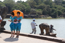 Кхмерские подружки невесты.