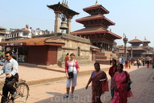 А это еще одна дворцовая площадь в Патане- пригороде Катманду