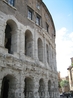 театр Марцелла - единственный древний театр, сохранившийся в Риме.