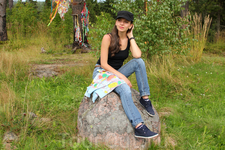 Конечно же, мы полежали и посидели на этих камнях. Этот камень для женщин. Конечно же, мы полежали и посидели на этих камнях. Этот камень для женщин.