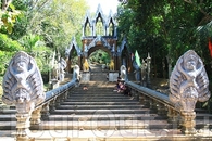 Лестница к храму