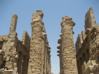 Колонны Карнакского храма поддерживают небосвод