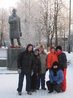 У памятника поэту Николаю Рубцову.