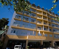 Фото отеля Baguio Burnham Suites Hotel