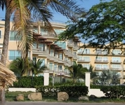 Oceania Deluxe Beachfront Resort