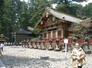 Для возведения храма Тосегу лучшие художники и ремесленники были собраны со всей страны.
Синтоистские храмы Японии выглядят лостаточно скромно, но великолепие ...
