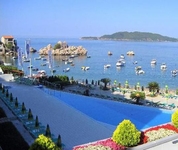 Maestral Resort and Casino