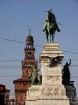Милан, перед замком Сфорцеско