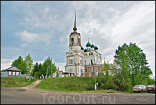 Благовещенский собор сегодня часть краеведческого музея. здесь же находится родовая усыпальница Строгановых.