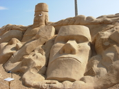 Фестиваль песчаных скульптур в Альбуфейре - "Остров Пасхи"