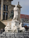 Жандарменмаркт эта площадь заложена в 18 веке и ее часто называют самой красивой площадью Берлина.