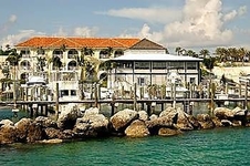 Paradise Harbor Club & Marina