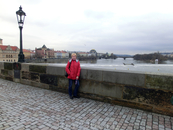 По Карловому мосту возвращаемся в Старый Град, не забыв бросить монетку во Влтаву. Уж очень хочется вернуться в Прагу опять.
