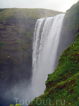 Скоугафосс (исл. Skógafoss) — водопад на реке Скоуг, на юге Исландии, расположенный в утёсах прежней береговой линии.
Скоугафосс является одним из самых больших и красивейших водопадов в Исландии с ш