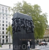 Очень интересный памятник женщинам Второй мировой войны.