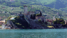 Замок Скалигеров в г. Мальчезине на озере Гарда, 13 век