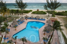 Howard Johnson Plaza Dezerland Beach & Spa