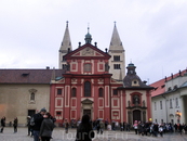 Следующий пункт осмотра - базилика святого Иржи. Базилика — наиболее хорошо сохранившийся памятник архитектуры романской эпохи в Праге, а также во всей ...