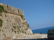 Крепость- Фортецца на холме Палеокастро,построенная венецианцами в 1573-1580 годах.Захвачена турками в 1646 г.