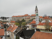Вид на замок из центра города