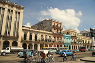 перемещения по Гаване, возле Капитолия
