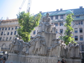 Будапешт.Памятник Михая Верешмарти