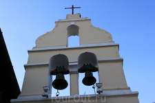 В нашем маленьком посёлке было три церкви. Это колокольня.