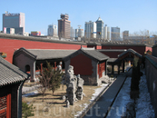 Императорский дворец (1625 г.), а за стенами новый Шеньян 