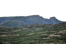 Вид на гору Торре (это на её вершине заметны башенки).