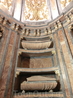 В 1696 году к работам приступил архитектор Felipe Sánchez, который как раз закончил работы в Базилике Святой Пилар в Сарагосе. Пантеон облицован розовым ...