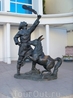 Памятник Иванушке и Коньку-Горбунку у здания Астраханского ТЮЗа.Расположен ТЮЗ на улице Мусы Джалиля